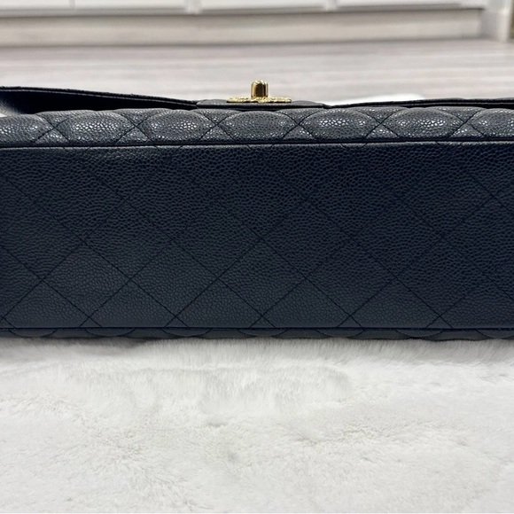 SOLD ON X POSTChanel MAXI  single flap caviar with gold hardware - Picture 15 of 17